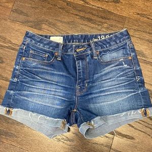 Gap slim cutoff shorts size 25